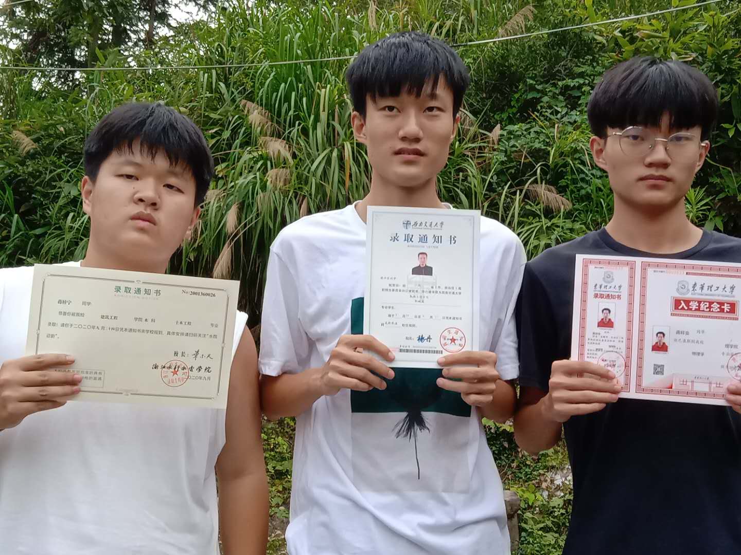 厉害了!三胞胎同步考上了大学