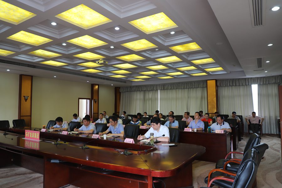 乐矿能源组织员工收看《生命重于泰山--学习习近平总书记关于安全生产重要论述》电视专题片