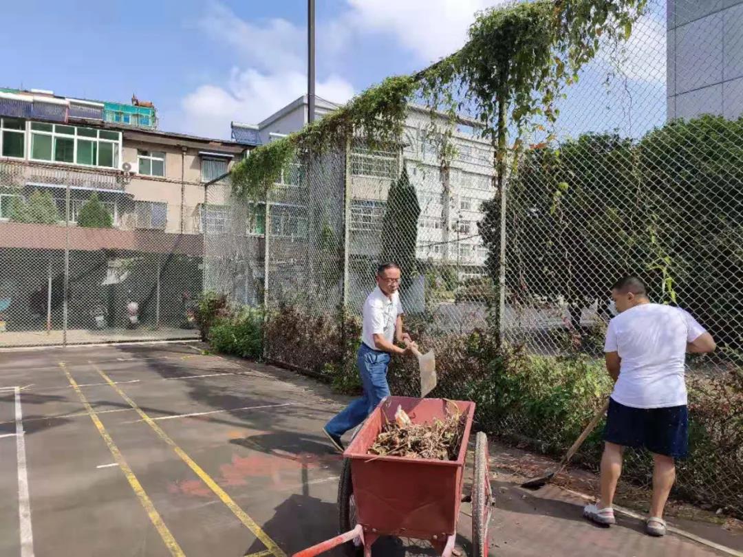 抓管理、促提升∣乐矿能源机关党员志愿服务“迎国庆”