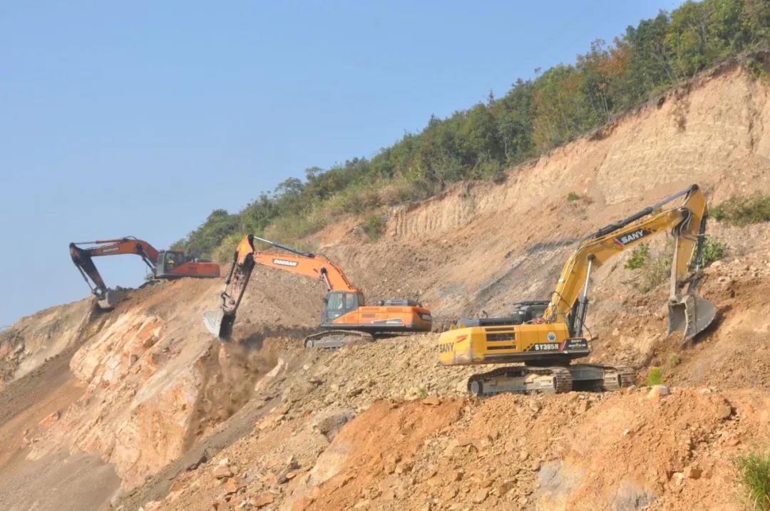 乐矿能源矸石山生态环境治理工作紧锣密鼓进行