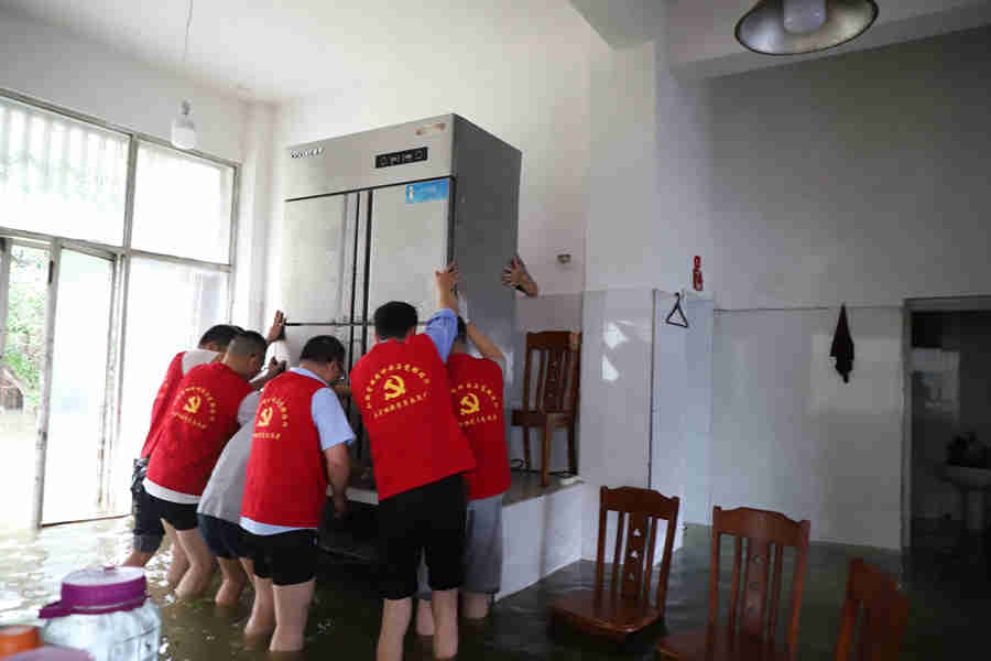 又见“红马甲”