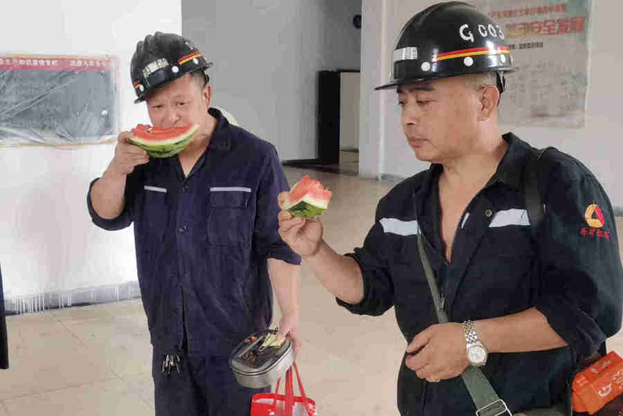 鸣西煤矿“夏日送清凉”开始了！