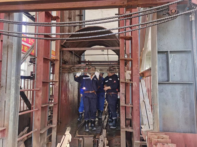 蔡正华到鸣西矿井督导安全生产经营工作