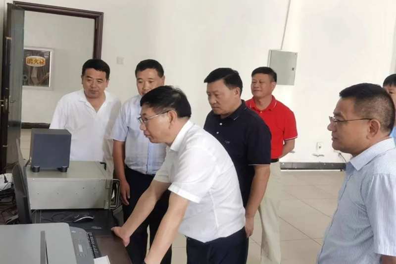 余子兵到鸣西矿井督导国庆和二十大期间安全稳定工作