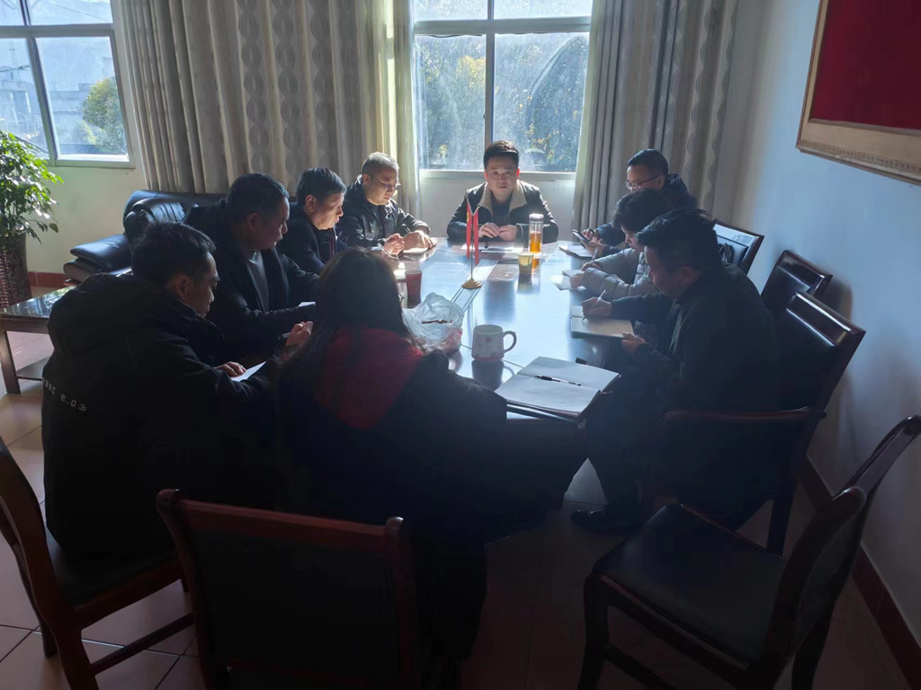 汪锴深入乐矿电力公司召开现场办公会