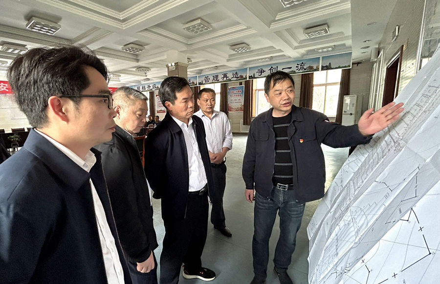 易光藕到乐矿能源黄陵分公司检查指导工作