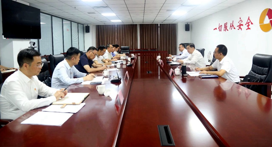 陕西省韩城市委书记亢振峰深入乐矿能源集团陕西公司调研