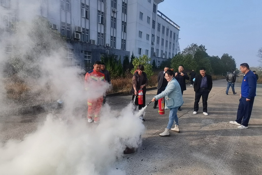 安全演练 | 新鸣煤业开展地面防灭火实操和消防应急疏散演练活动