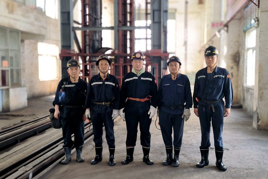 蔡宝家深入鸣西煤矿督导检查工作