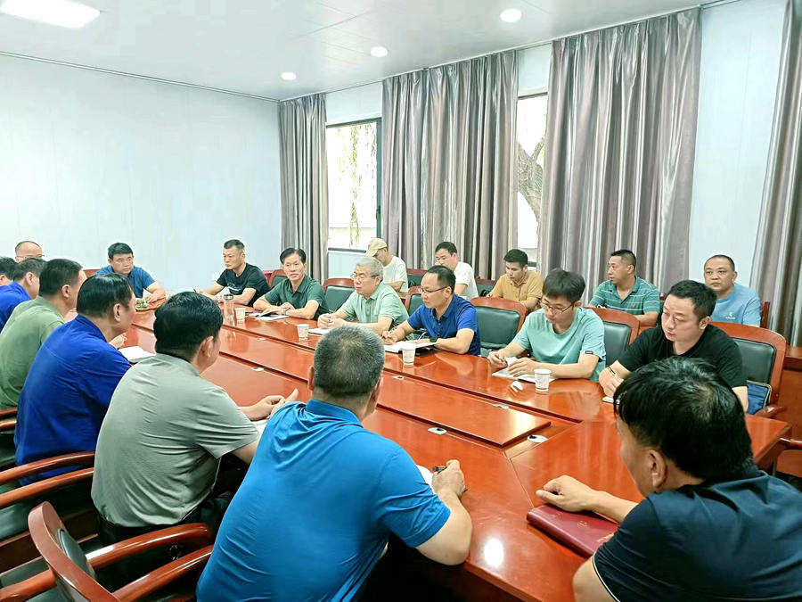 束华英率检查组对陕西公司托管煤矿进行安全督导检查