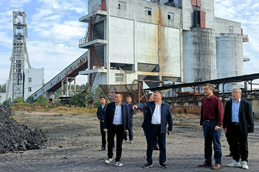 蔡正华到新鸣煤业鸣西煤矿主持召开安全稳定现场调度会