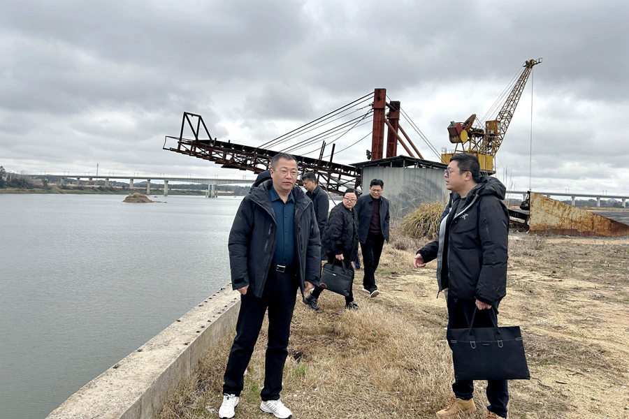 蔡宝家深入矿业服务分公司凰岗码头调研指导工作