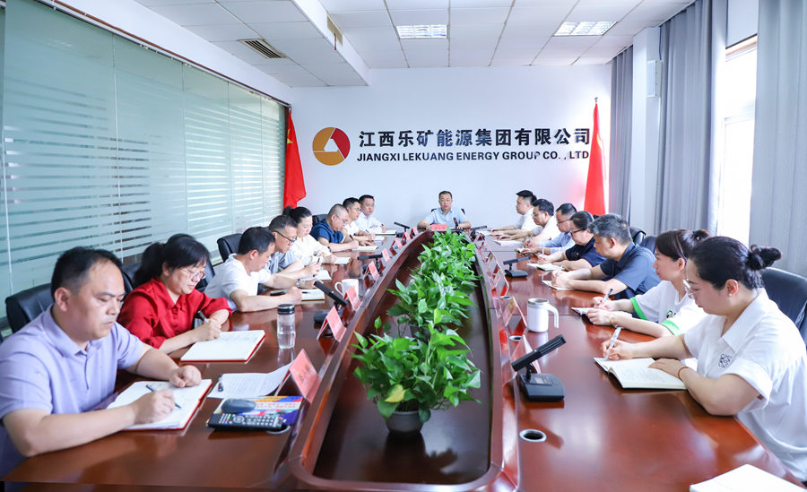 以“严”的基调统筹推进各项重点工作