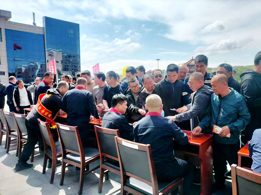 乐矿能源集团各单位“安全宣传咨询日”活动来啦！