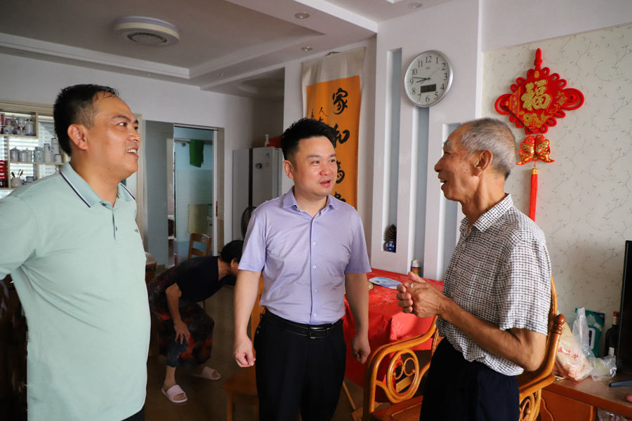 乐矿能源集团开展走访慰问退役老兵活动
